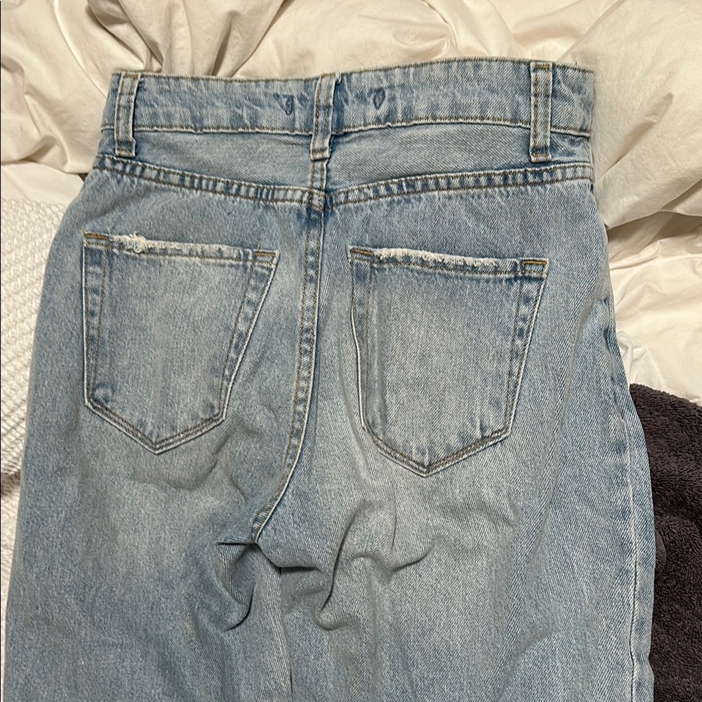 Distressed Light Blue Jeans - Picture 4 of 4
